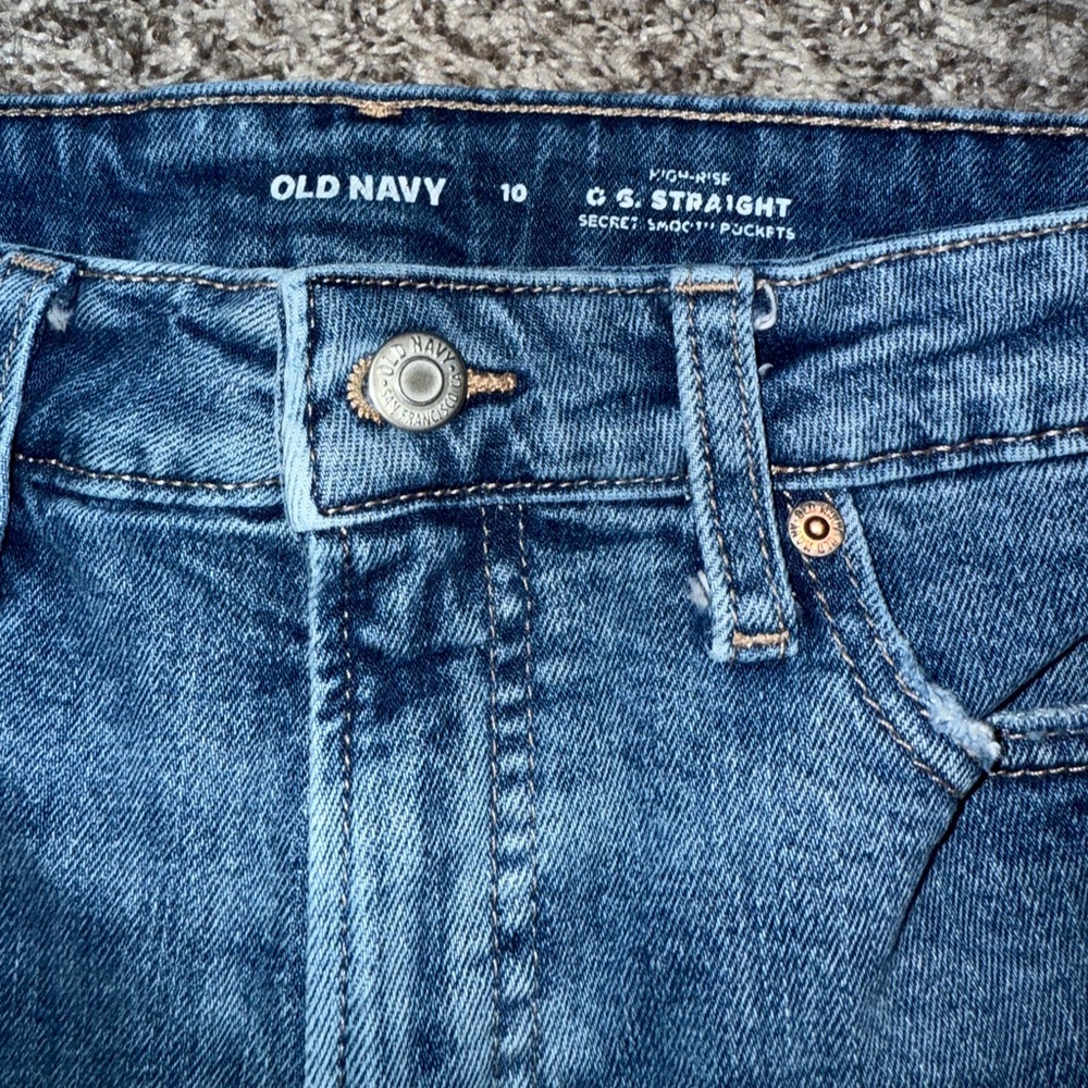 Old Navy  High Rise Distressed Jean Shorts - Picture 2 of 3